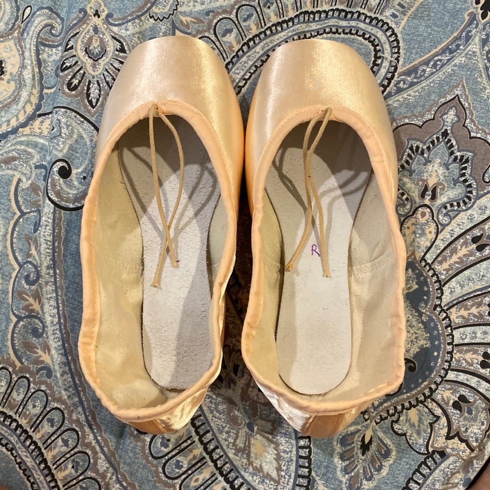Suffolk Stellar Pointe Shoes